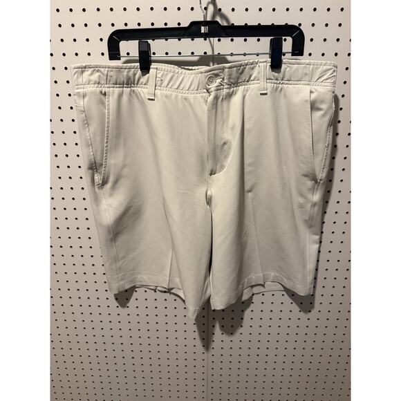 Under Armour Men’s Golf Shorts – Light Khaki – Size 40 - Picture 1 of 3